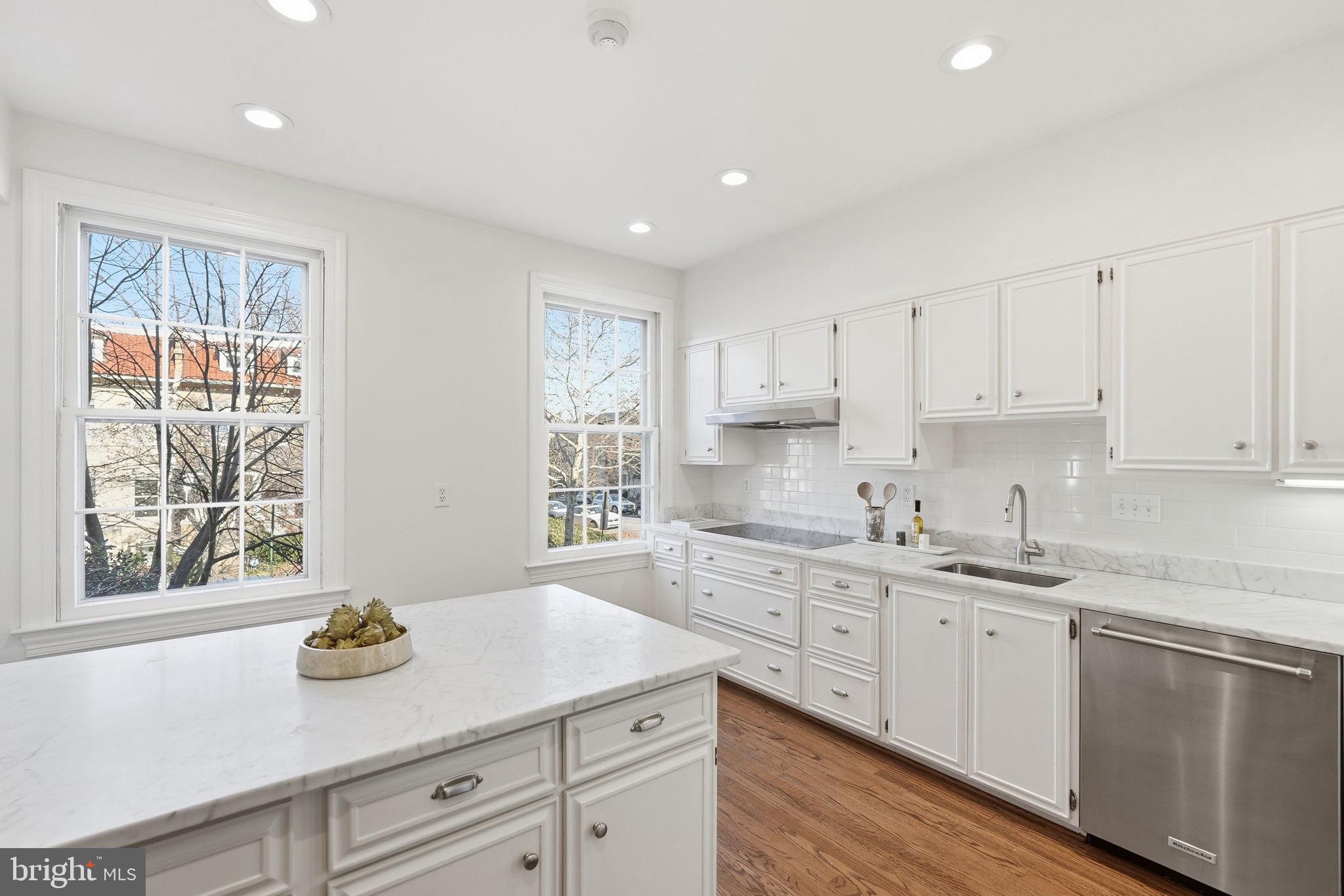 3402 R Street Northwest Washington, DC 20007 - Photo 11 of 24