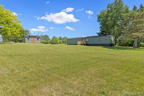 $199,900 | 1595 North County Line Road, Six Lakes, MI 48886