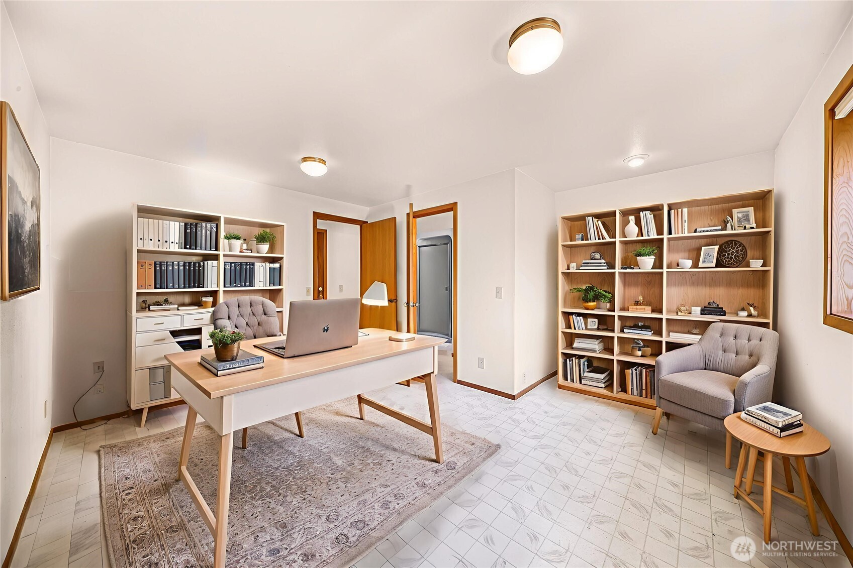 8059 Comox Road Blaine, WA 98230 - Photo 20 of 38 a view of a livingroom with workspace and a couch