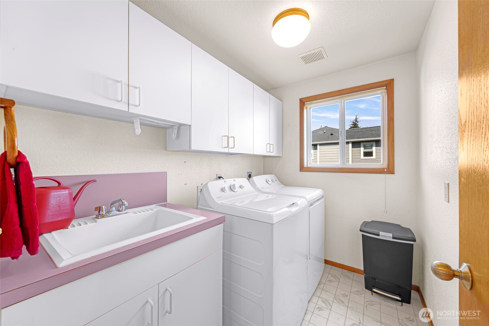 8059 Comox Road Blaine, WA 98230 - Photo 28 of 38 a utility room with dryer and washer