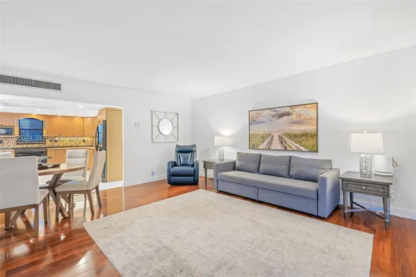 $2,850 | 2508 Bay Drive, Unit 307, Pompano Beach, FL 33062