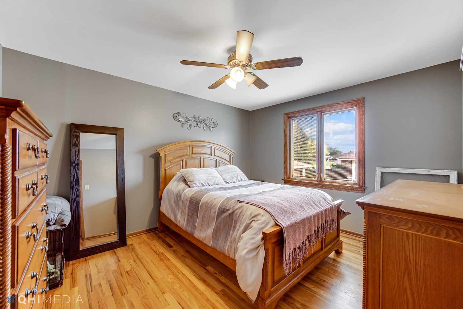 5244 170th Street Oak Forest, IL 60452 - Photo 14 of 24 a bedroom with a bed and a window