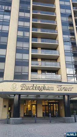 $5,500 | 800 Palisade Avenue, Unit 23B, Fort Lee, NJ 07024