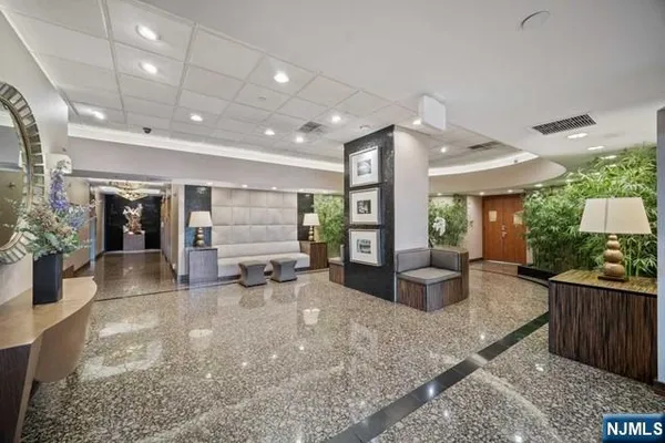 $5,500 | 800 Palisade Avenue, Unit 23B, Fort Lee, NJ 07024