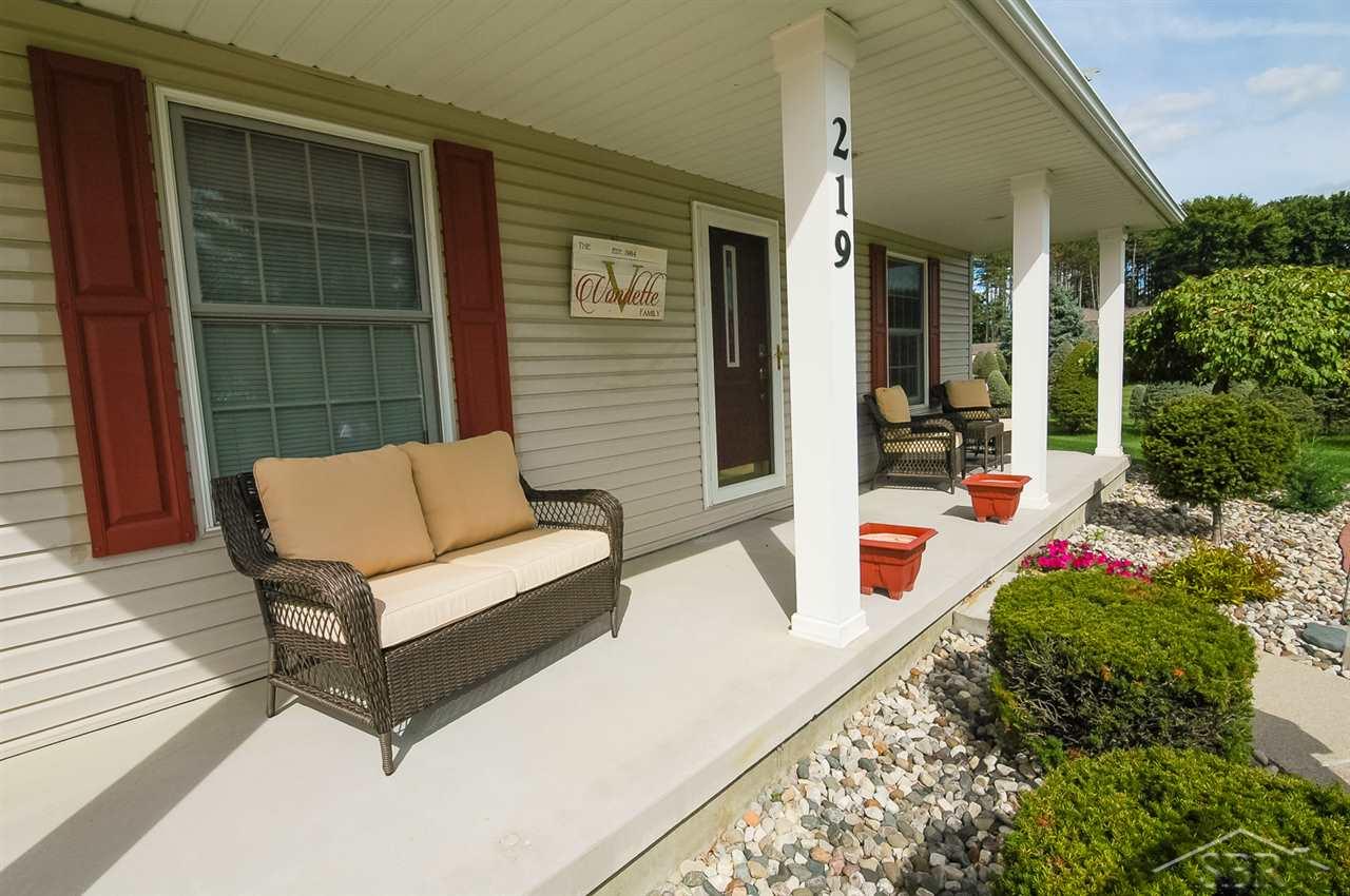 219 Colorado Ridge Hemlock, MI 48626 - Photo 2 of 28 31303157-1.JPG