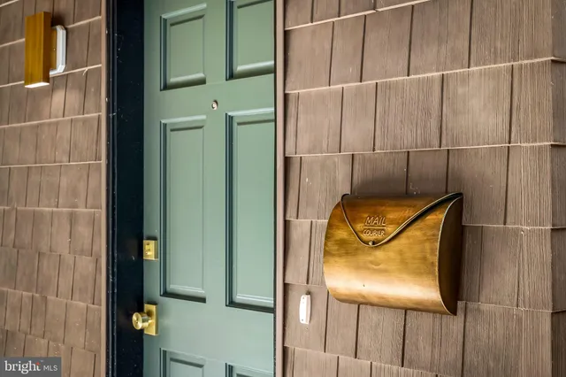 $4,500 | 4629 Keswick Road, Baltimore, MD 21210