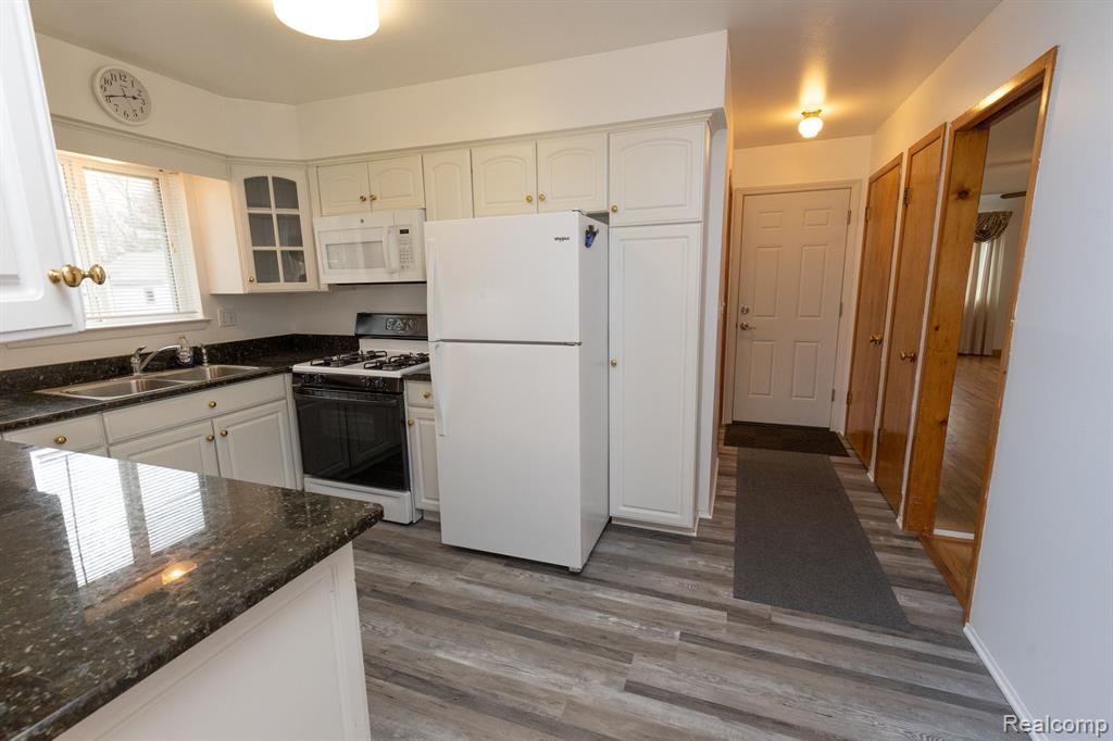 1361 Miller Road Lake Orion, MI 48362 - Photo 6 of 30 Gallery Image 6