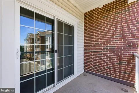 $525,000 | 20650 Hope Spring Terrace, Unit 301, Ashburn, VA 20147