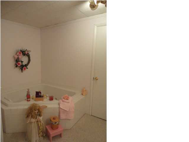 5305 Chadwick Road Evansville, IN 47710 - Photo 14 of 21 Gallery Image 14