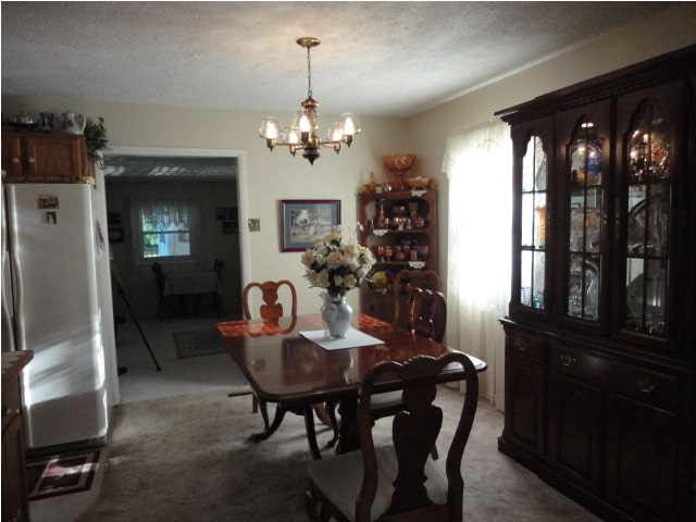 5305 Chadwick Road Evansville, IN 47710 - Photo 4 of 21 Gallery Image 4