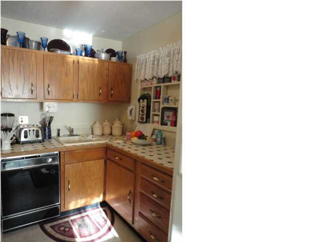 5305 Chadwick Road Evansville, IN 47710 - Photo 6 of 21 Gallery Image 6
