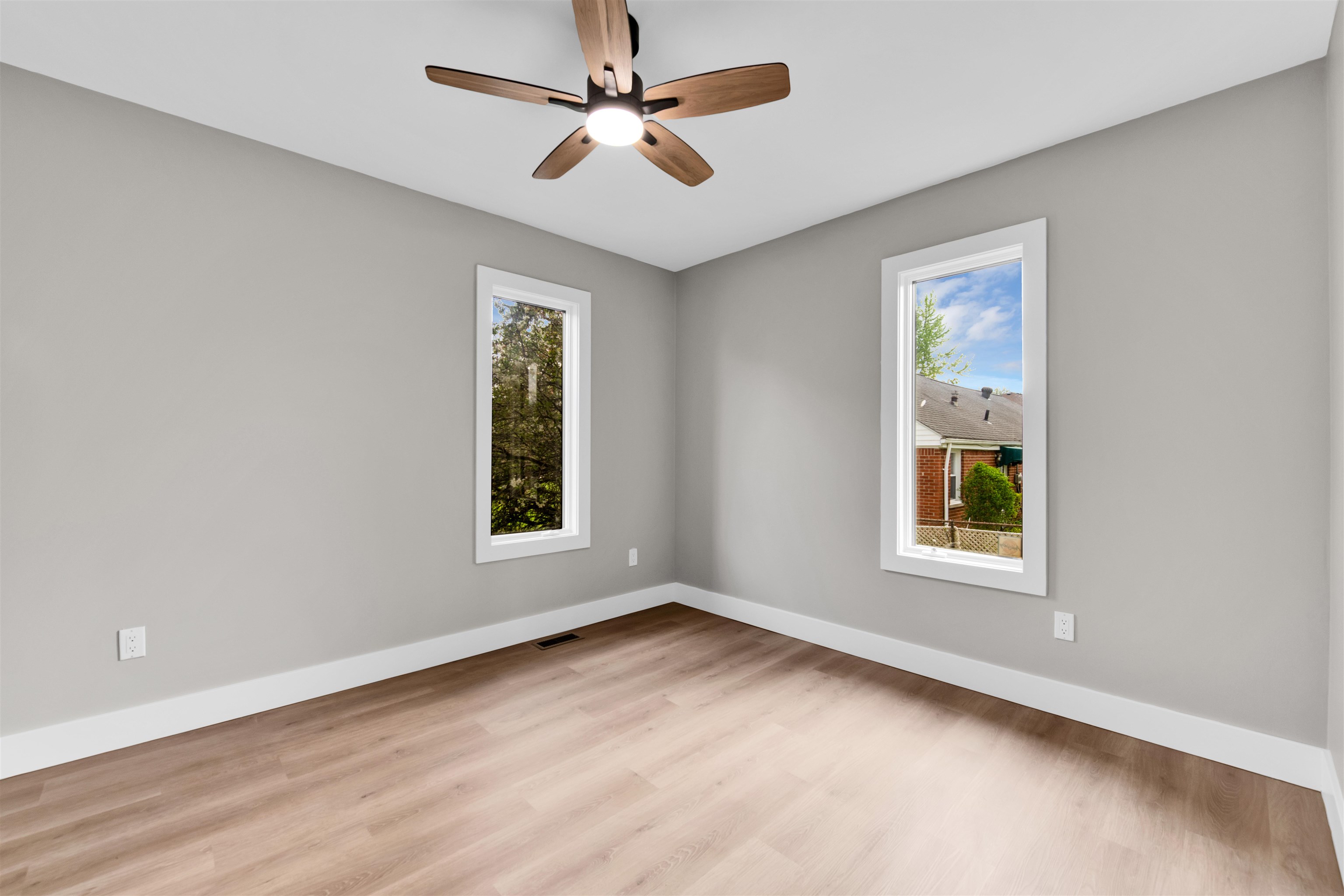 23341 Chapman Road Macomb, MI 48042 - Photo 17 of 32 50173928-a4031a4c-4d88-43c2-add6-0256cbc75ffc.JPG