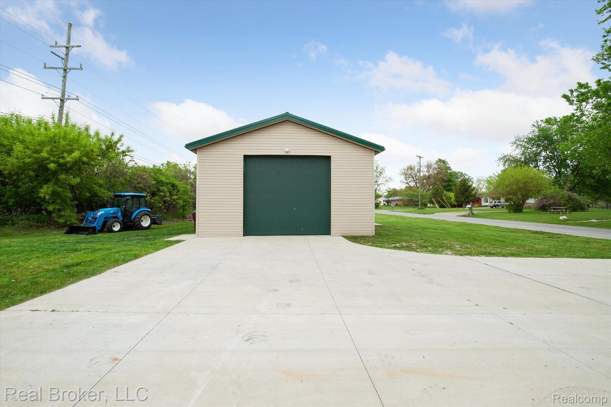 1601 Sandy Creek Road Monroe, MI 48162 - Photo 4 of 60