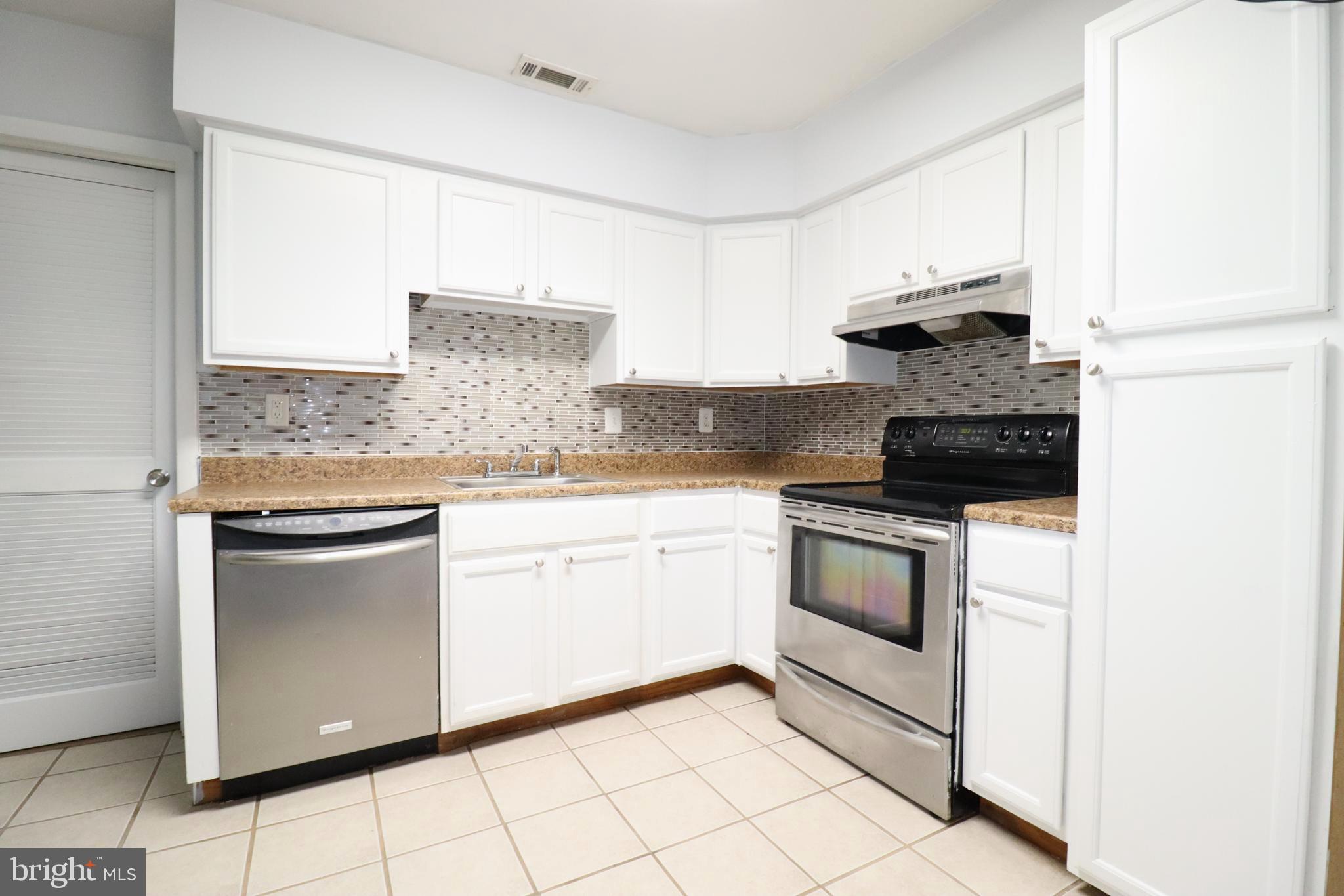 821 Walnut Avenue Lindenwold, NJ 08021 - Photo 9 of 27 Gallery Image 9