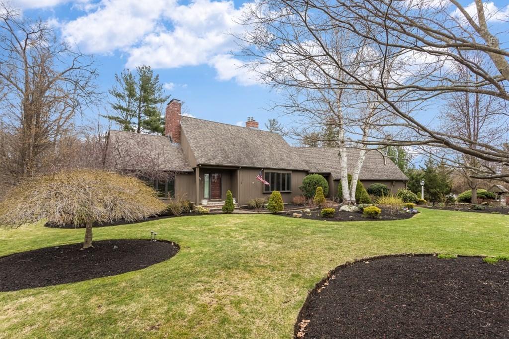 7 Windsor Road Lynnfield, MA 01940 - Photo 1 of 40 Gallery Image 1