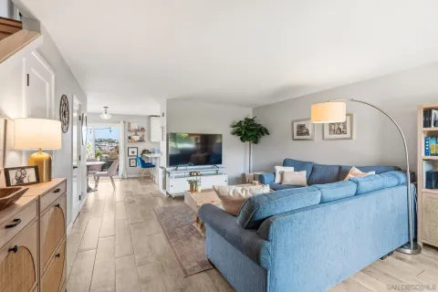 $1,095,000 | 652 East Solana Circle, Solana Beach, CA 92075