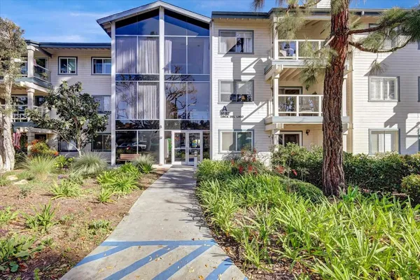 $3,800 | 1682 Circa Del Lago, Unit A305, San Marcos, CA 92078