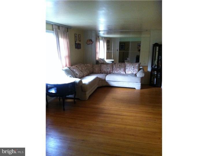 2432 Yellowstone Road Cinnaminson, NJ 08077 - Photo 6 of 14 Living Room