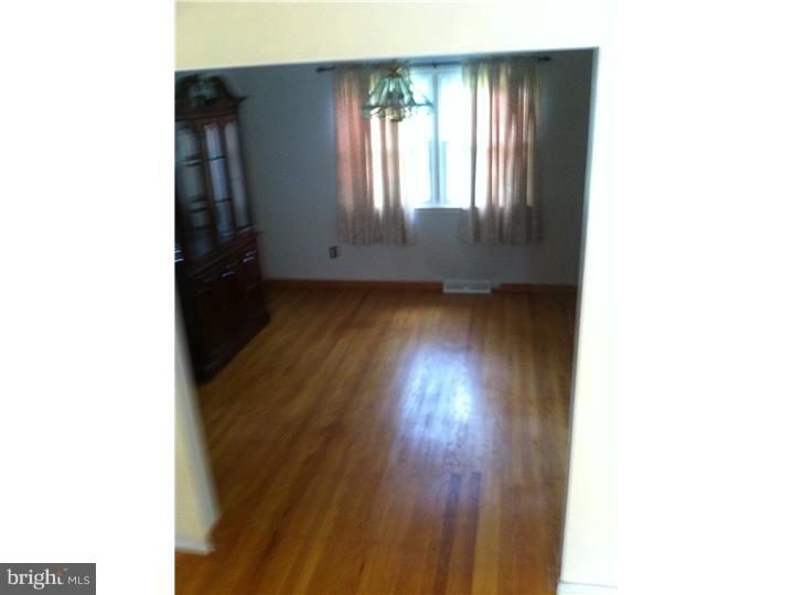 2432 Yellowstone Road Cinnaminson, NJ 08077 - Photo 7 of 14 Dining Room
