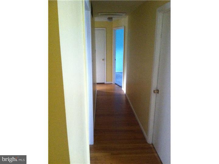 2432 Yellowstone Road Cinnaminson, NJ 08077 - Photo 8 of 14 Hallway
