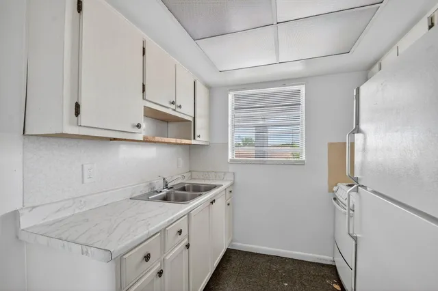 $1,550 | 1406 Barton Road, Unit 15, Lake Worth Beach, FL 33460