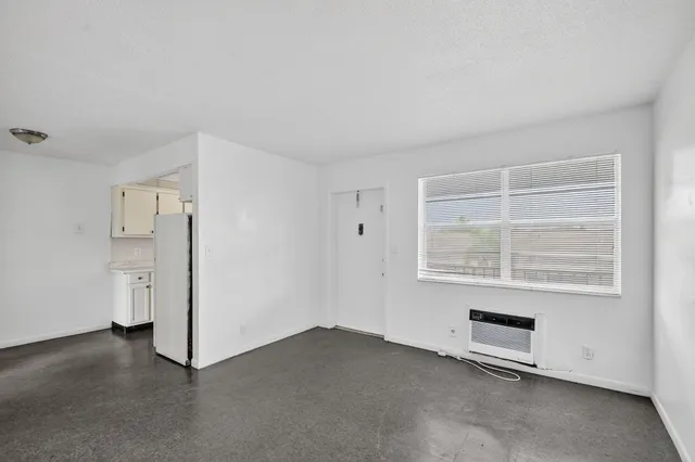 $1,550 | 1406 Barton Road, Unit 15, Lake Worth Beach, FL 33460