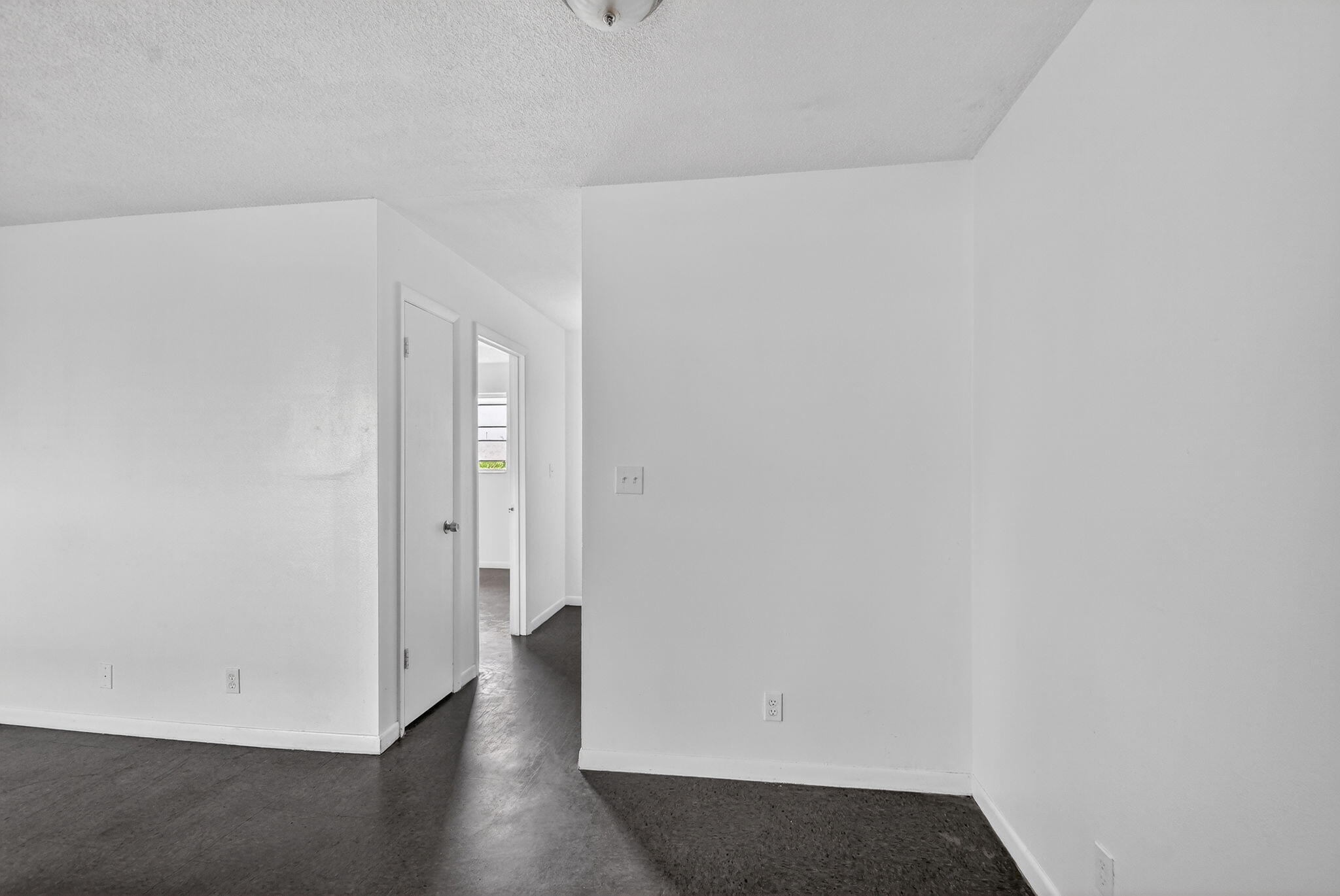 1406 Barton Road, Unit 15 Lake Worth Beach, FL 33460 - Photo 10 of 19 a view of an empty room