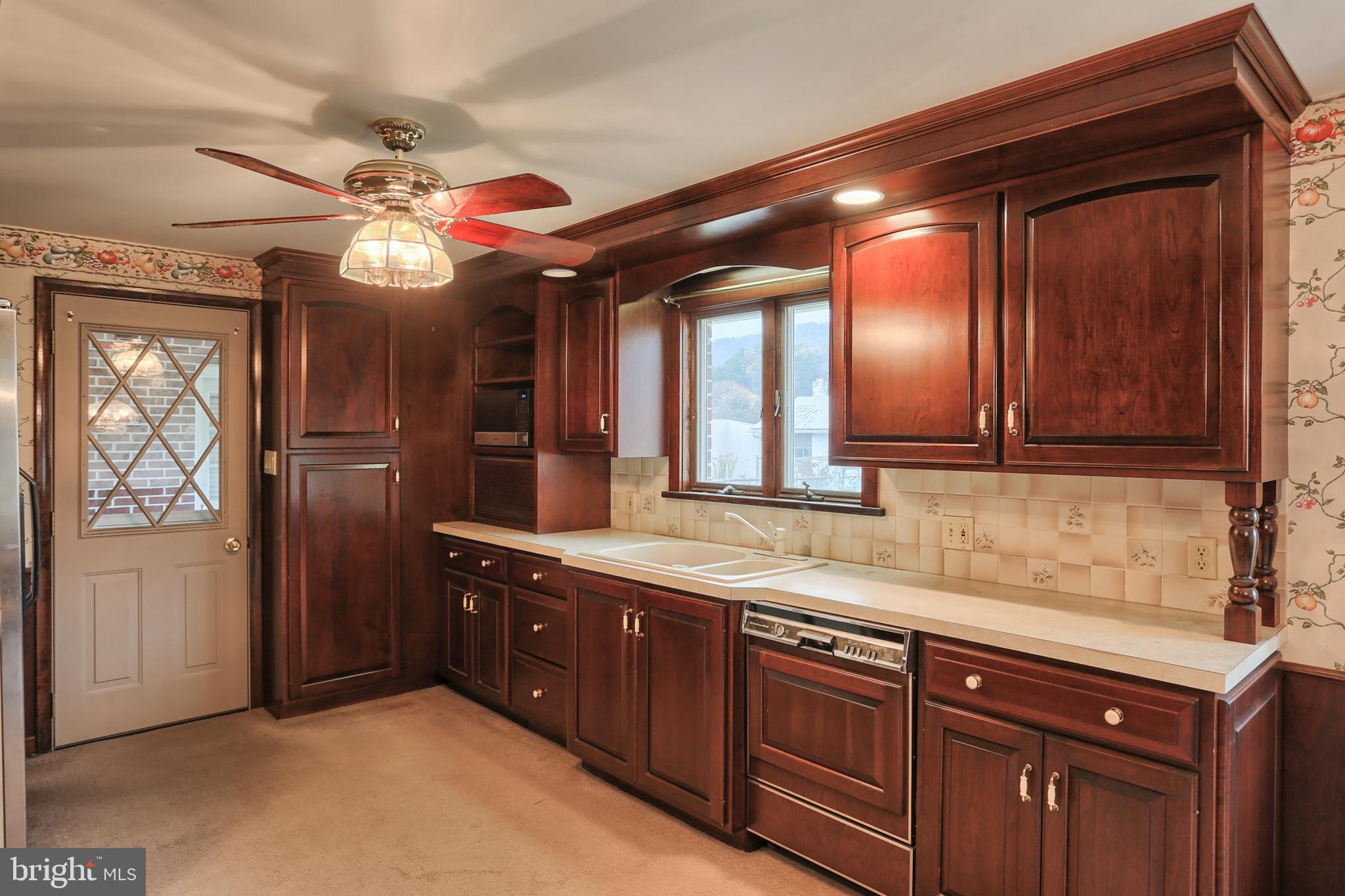 815 Mountain Road Pine Grove, PA 17963 - Photo 3 of 24 Gallery Image 3