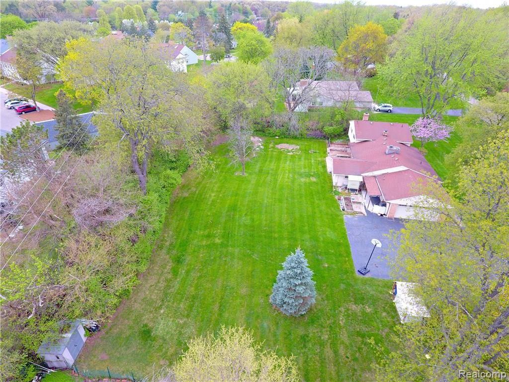 5940 Burnham Road Bloomfield Hills, MI 48301 - Photo 4 of 27