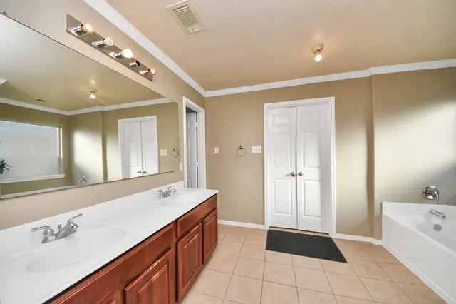 $390,000 | 24114 Courtland Oaks Street, Katy, TX 77494