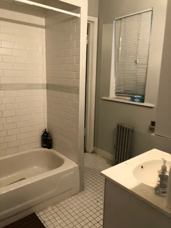 $2,400 | 1101 West Pratt Boulevard, Unit 1W, Chicago, IL 60626
