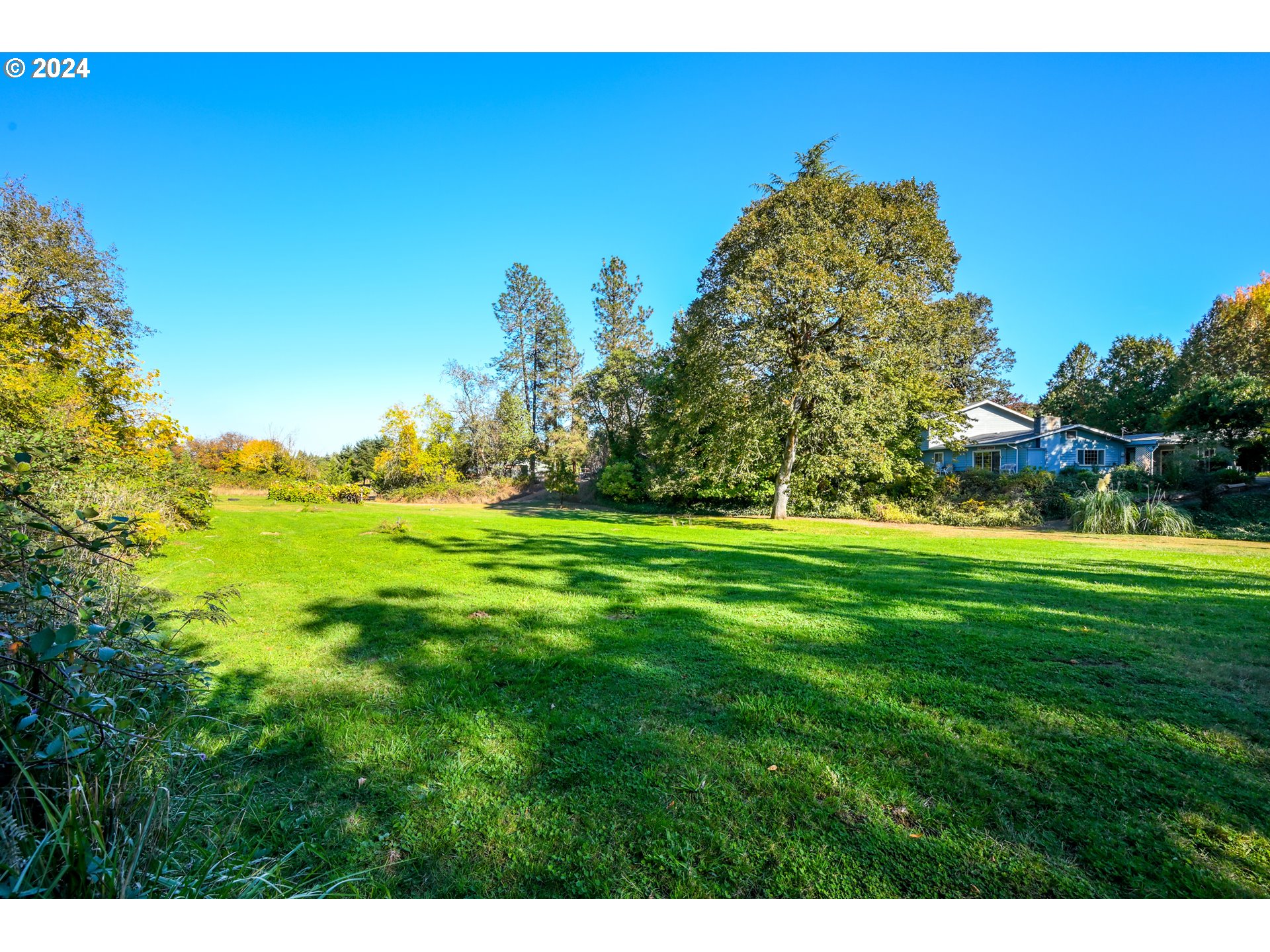 2559 Glenbrook Loop Road Riddle, OR 97469 - Photo 16 of 46