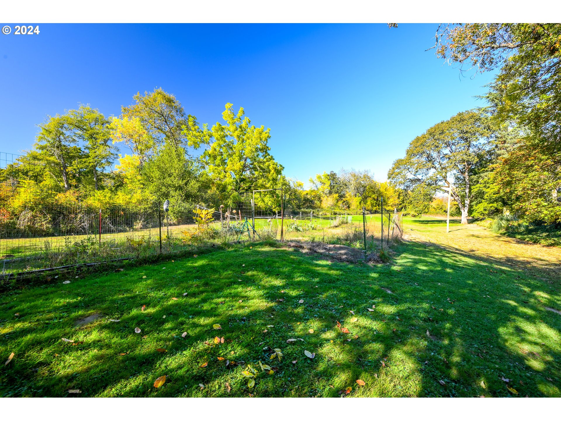 2559 Glenbrook Loop Road Riddle, OR 97469 - Photo 19 of 46