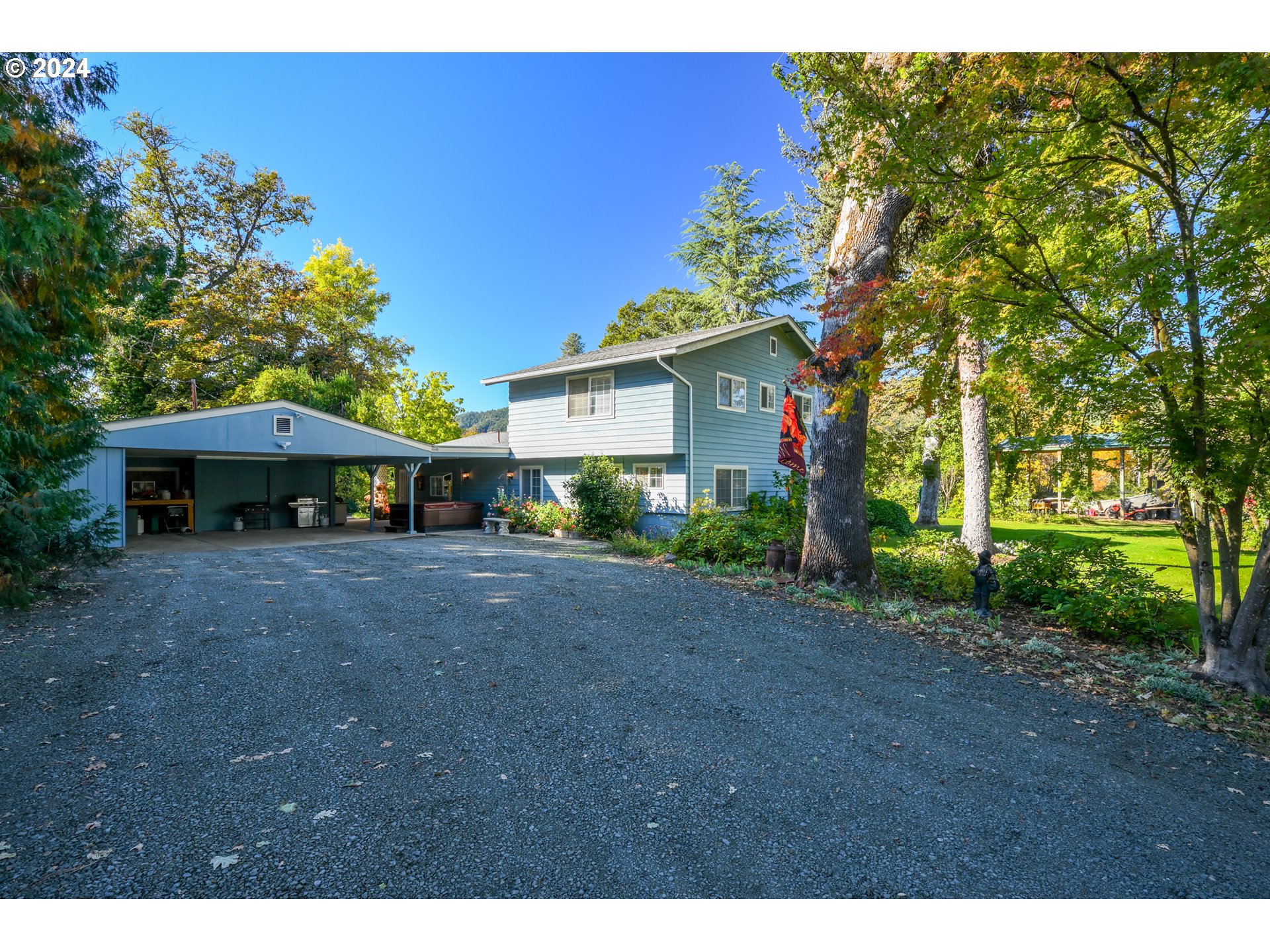 2559 Glenbrook Loop Road Riddle, OR 97469 - Photo 2 of 46