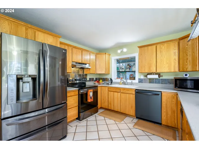 $649,000 | 2559 Glenbrook Loop Road, Riddle, OR 97469