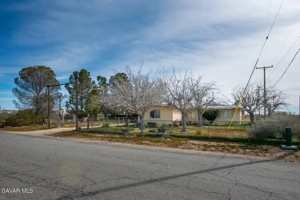 $249,900 | 6042 Malibu Drive, Mojave, CA 93501