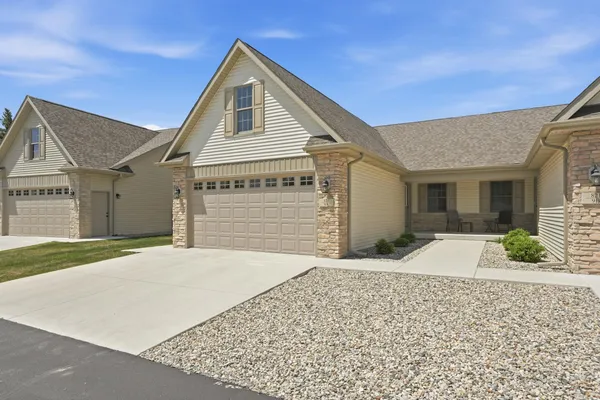 $299,900 | 821 9th Street Southwest, Unit 9A, Demotte, IN 46310
