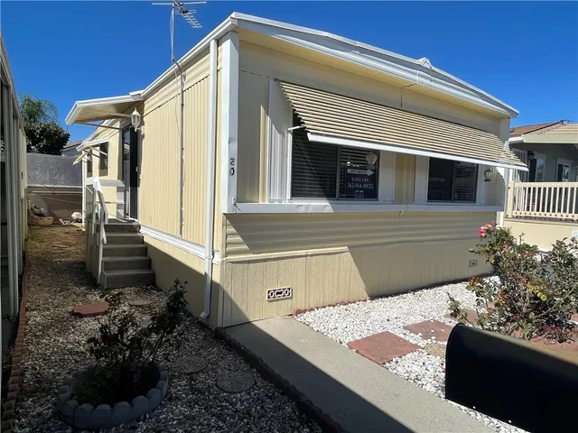 $130,000 | 12550 East Carson Street, Unit 20, Hawaiian Gardens, CA 90716