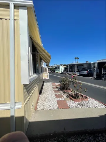 $130,000 | 12550 East Carson Street, Unit 20, Hawaiian Gardens, CA 90716
