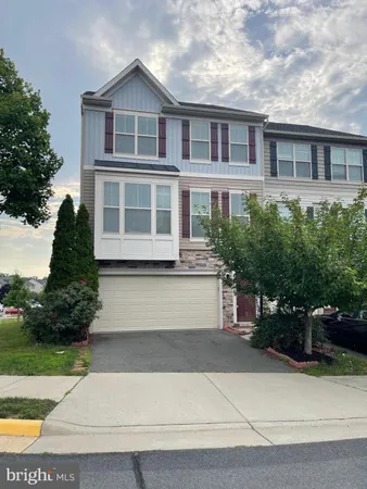 $3,495 | 42691 Galbraith Square, Broadlands, VA 20148