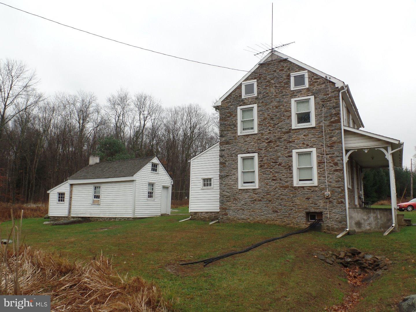 1184 West Thatcher Road Quakertown, PA 18951 - Photo 2 of 15 Exterior Side
