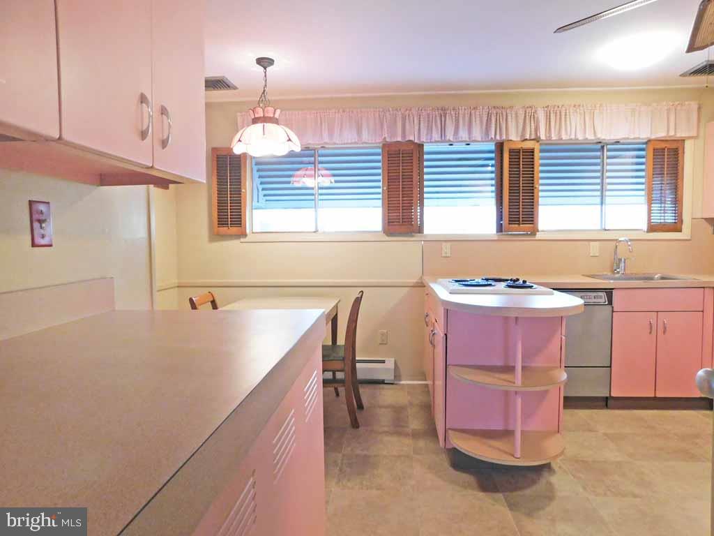 2 Falcon Road Levittown, PA 19056 - Photo 11 of 48 Kitchen