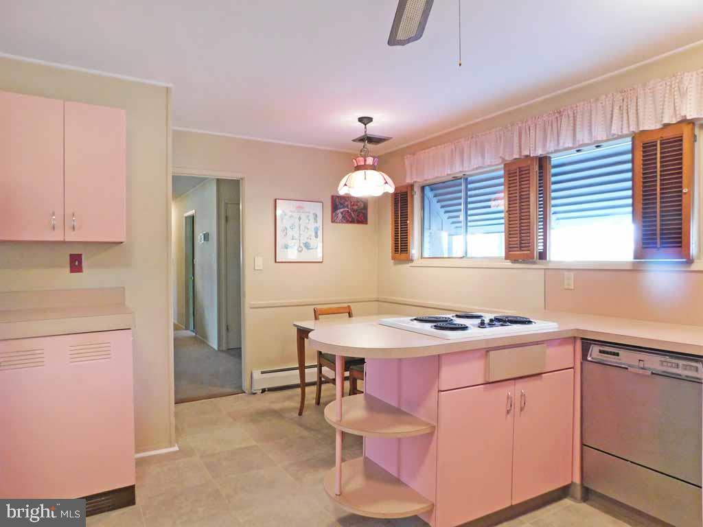 2 Falcon Road Levittown, PA 19056 - Photo 13 of 48 Kitchen