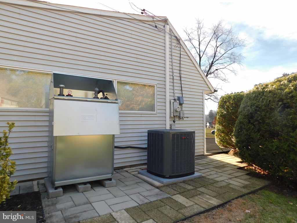 2 Falcon Road Levittown, PA 19056 - Photo 39 of 48 New above ground oil tank & Newer C/A