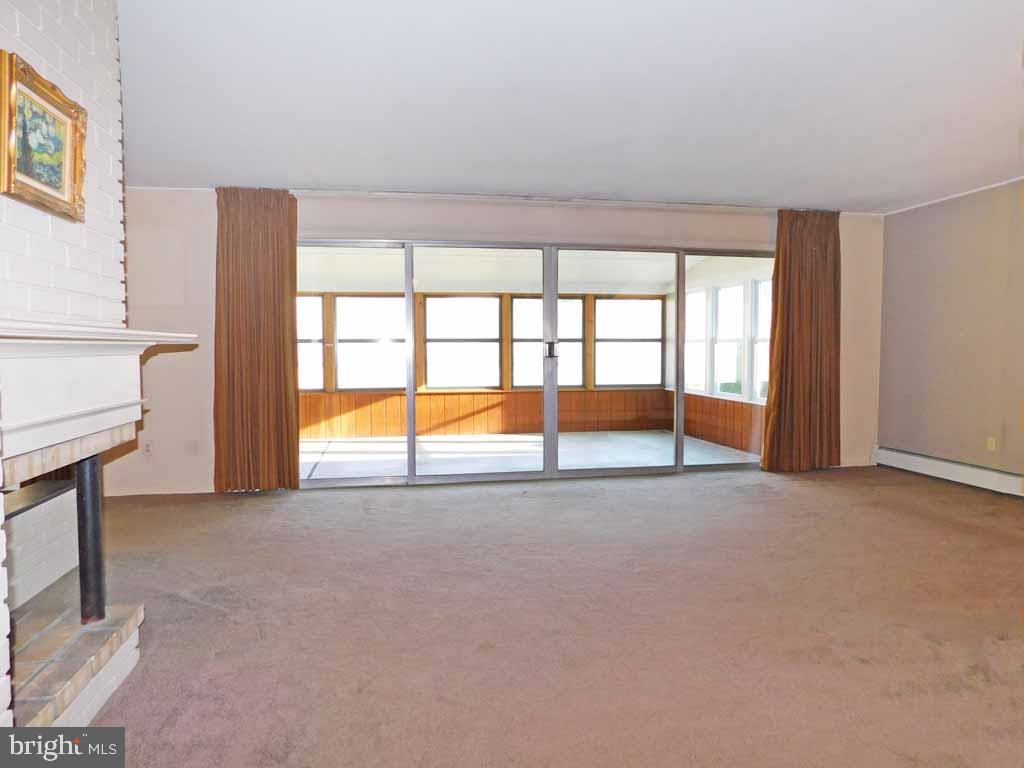 2 Falcon Road Levittown, PA 19056 - Photo 5 of 48 Living Room