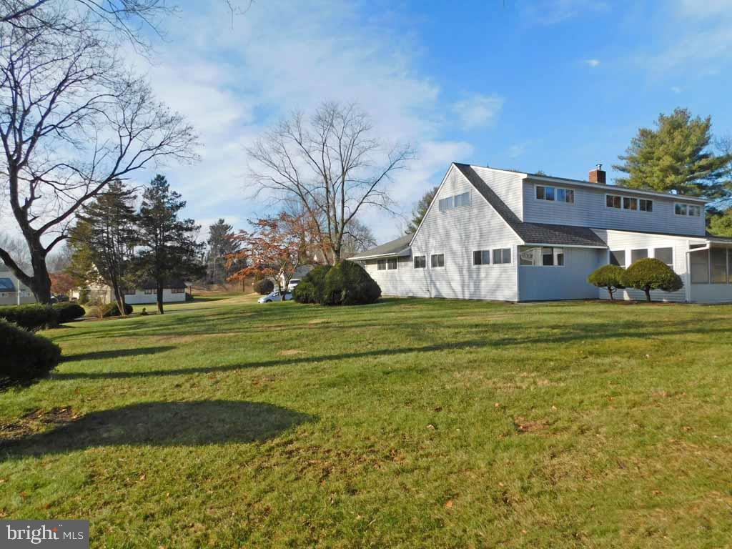 2 Falcon Road Levittown, PA 19056 - Photo 45 of 48 Side Yard