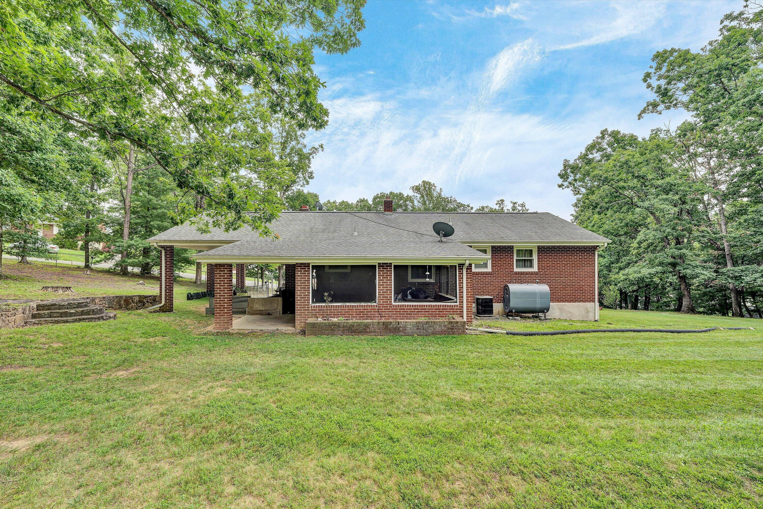 1819 N Road Salem, VA 24153 - Photo 34 of 36 34-DSC00181