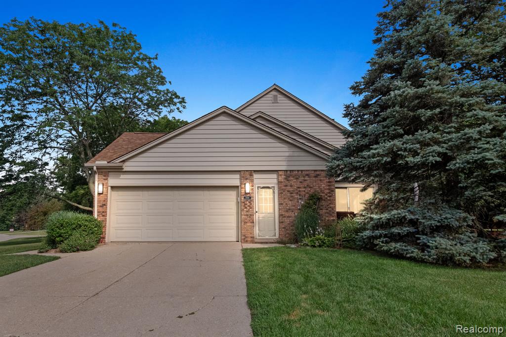 264 Stonetree Circle Rochester Hills, MI 48309 - Photo 4 of 35