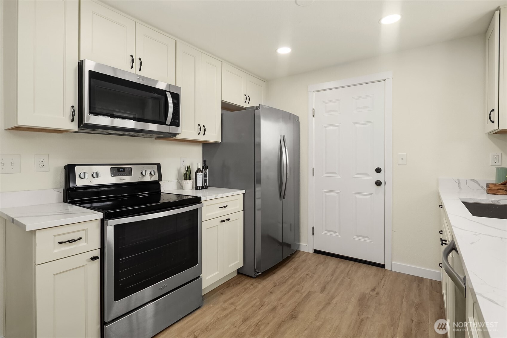 7721 Tyee Road Everett, WA 98203 - Photo 11 of 34
