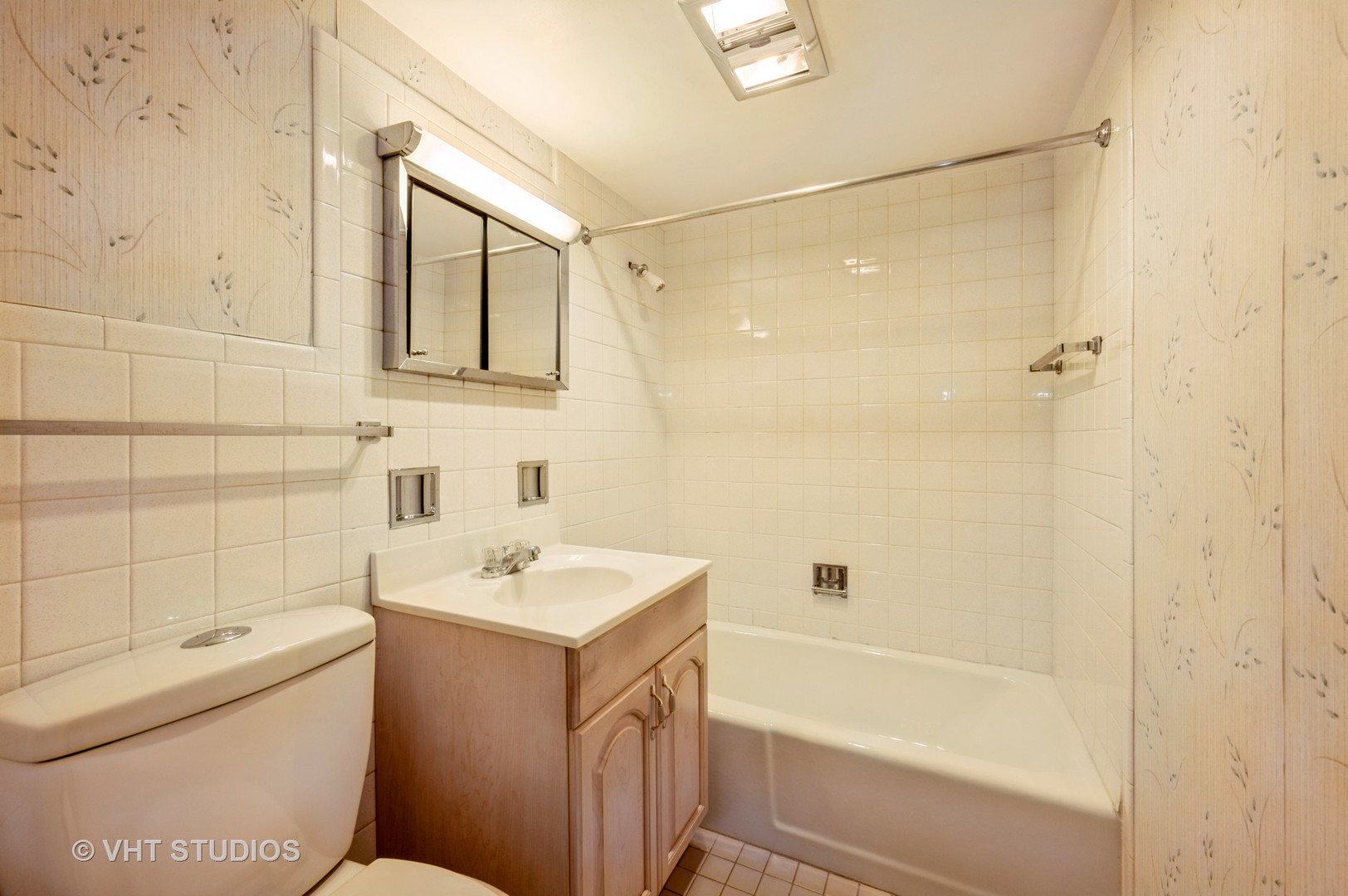 9630 West Higgins Road, Unit 3B Rosemont, IL 60018 - Photo 8 of 10 Gallery Image 8